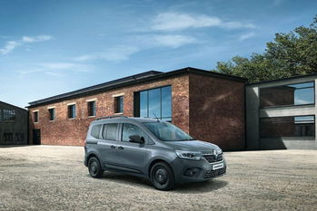 プロフェッショナルのための道具であることをイメージさせるスモーキーカラーを採用した新型ルノー カングーの限定車ルノー カングー ヴァリエテ発売