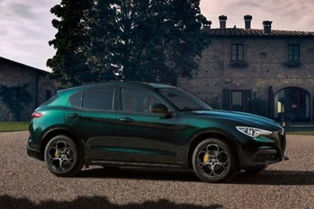 稀少なボディカラーとエレガントな特別装備のアルファロメオ・ステルヴィオ限定モデル