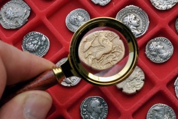 富裕層が始めているアンティークコイン投資とは｜魅力やリスクを解説