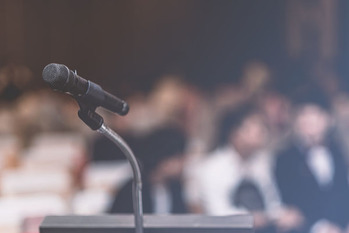 パウエル議長,前例のない会議