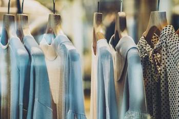 コロナ禍で一様に減少した衣料品の売上高