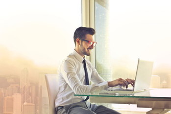 給料は当然もらって、株で10万を1年で月収20万に!