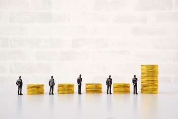 所得格差は拡大傾向も、社会保障や税の再分配機能に一定の効果