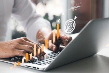 メガバンクが調査！人気の資産形成トップ10　会社員におすすめの方法は？