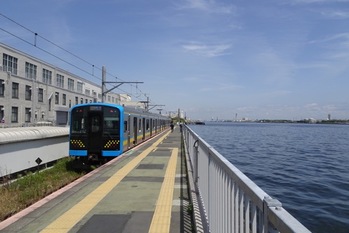 ガソリン高を乗り越えろ！いま乗ってみたいローカル鉄道3選②　京浜工業地帯を走る「JR鶴見線」