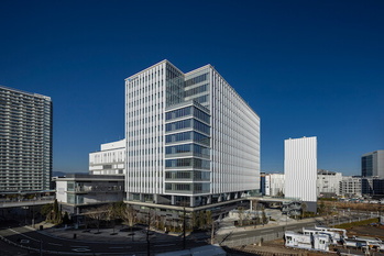 土俵際のアツギに問われる「ストッキングを脱ぐ覚悟」【いづも巳之助の一株コラム】