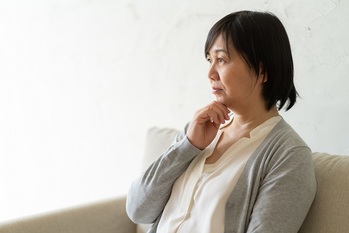 シニア,女性 認知症
