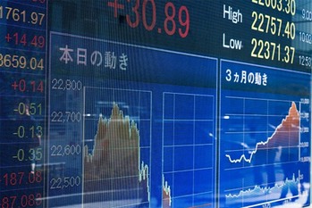 2022年の株価を占う ! 長期政権後の株式市場はどう動くかを検証してみた