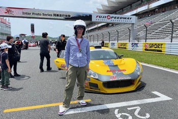 60歳ペーパードライバーが人気レース『インタープロトシリーズ』レース車両に同乗体験してきた結果・・・！？