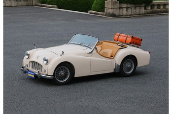 【20世紀名車】かつてモータースポーツシーンで活躍した英国オープンと過ごす休日