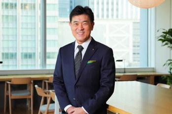 太陽ホールディングス,佐藤英志