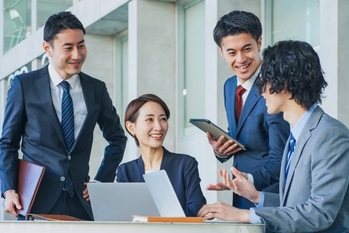 「期待しない」が新常識？ 自分らしく生きたい人に響いた2025年5月に読まれたビジネス書トップ3