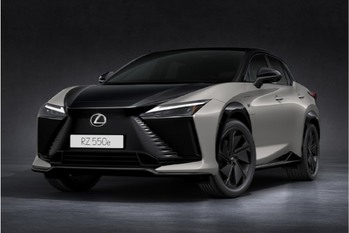 バッテリーEVのレクサスRZが大幅改良。運転する楽しさを追求した“F SPORT”を新設定