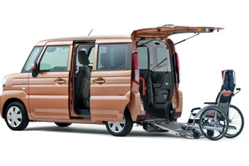 福祉車両ウィズシリーズに新型「スペーシア 車いす移動車」を追加　スズキ