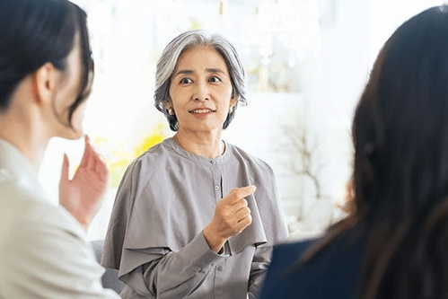 目上の人には丁寧な言葉遣いで懐に飛び込む！ | ZUU online