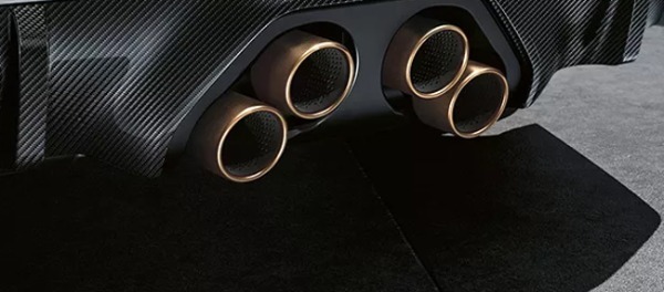 Mパフォーマンスパーツを装備したM2 CSの限定モデル「M2 CS Edition EDGE」が日本上陸