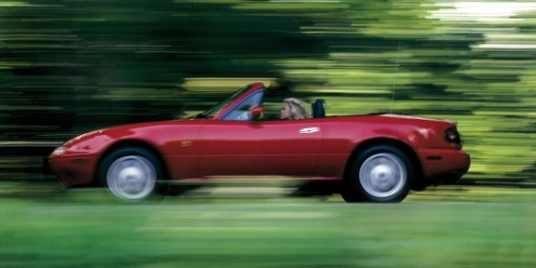 【日本車黄金時代】マツダ・ロードスター（NA型）で風を感じシャープな走りに浸る。この瞬間が最高だった