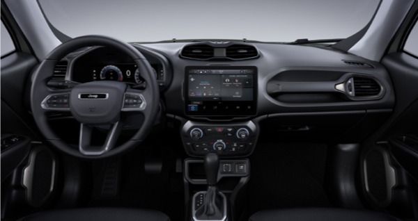 Jeepブランド初のマイルドハイブリッドモデル「レネゲードe-Hybrid」が日本デビュー