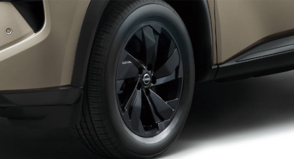日産エクストレイルが外装を一部仕様変更。機能装備の拡充も実施