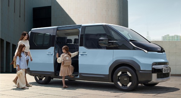 Kia PBVジャパン（韓国・起亜）がBEVミニバン＆カーゴを携えて日本で販売を開始した
