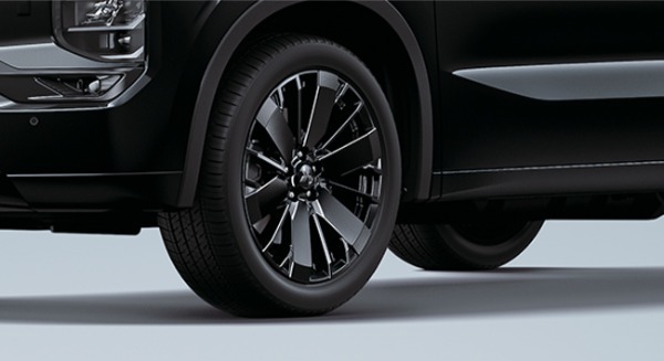 “一歩先を指し示す、黒の感性”を謳う三菱アウトランダーPHEVの特別仕様車「BLACK Edition」が登場