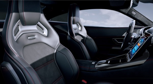 サーキットでのパフォーマンスを追求したメルセデスAMG GTクーペのハイパフォーマンスモデル「メルセデスAMG GT 63 PRO 4MATIC＋クーペ」が日本デビュー