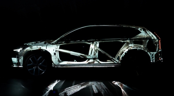 ボルボが電気自動車の新世代ミッドサイズSUV「EX60」を公開。航続距離はAWD仕様で最大810kmを実現