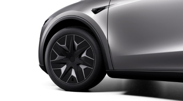 テスラ モデルYの3列シート仕様が日本上陸。車両価格は749万円～に設定