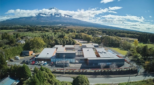 【ニッポンの優食 富士宮編】地元名産ブランド豚”LYB豚(ルイビブタ)”を求めてトヨタ・クラウン・エステートで富士山麓ドライブ