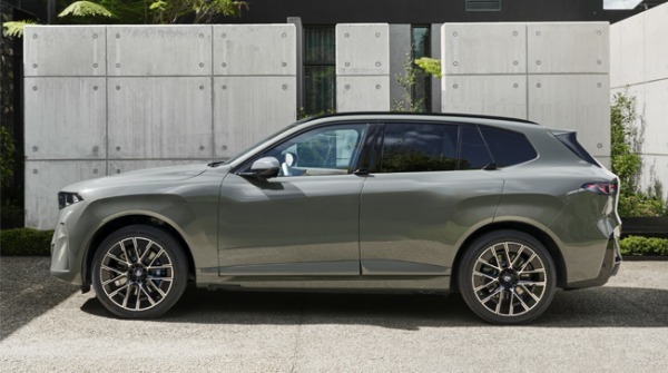 第5世代の新型BMWが本年8月に生産開始。パワートレインには48Vマイルドハイブリッド技術を採用したガソリンおよびディーゼルモデル、プラグインハイブリッドモデル、BEVモデルを設定