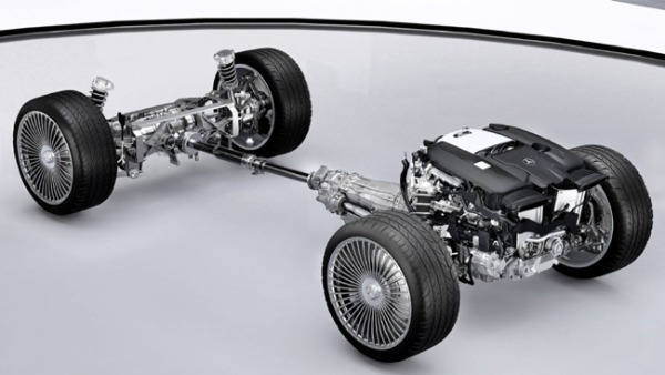 究極の美と心地よさに包まれながらオープンドライブが愉しめるメルセデス・マイバッハのSLモデルが日本で発売