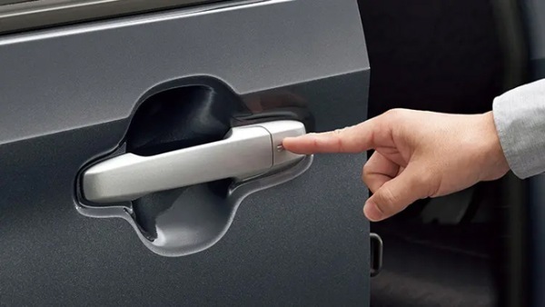 利便性に優れたリアスライドドアを採用する軽ハイトワゴンの新型SUBARUステラが発売
