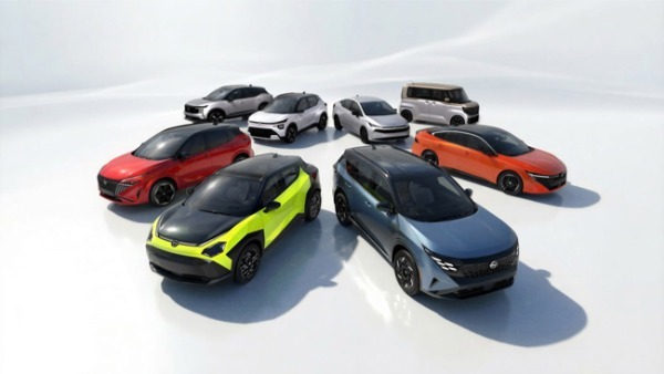 日産が長期ビジョンの発表の場で新型エクストレイル／ローグe-POWERと新型ジュークEVを初公開。新型オフローダーのエクステラと日産車の新しいアイコンとなる新型スカイラインのティザー画像も披露