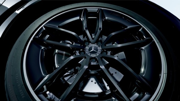 ブラックのアクセントを利かせたメルセデス・ベンツGLE／GLEクーペ「ナイトエディション」が日本デビュー