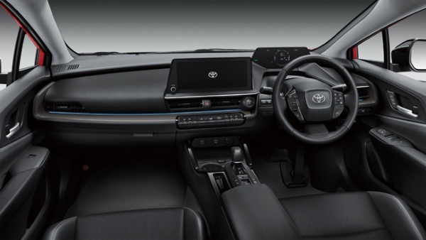 新型トヨタ・プリウスのプラグインハイブリッドモデルが発売。車両価格は460万円に設定