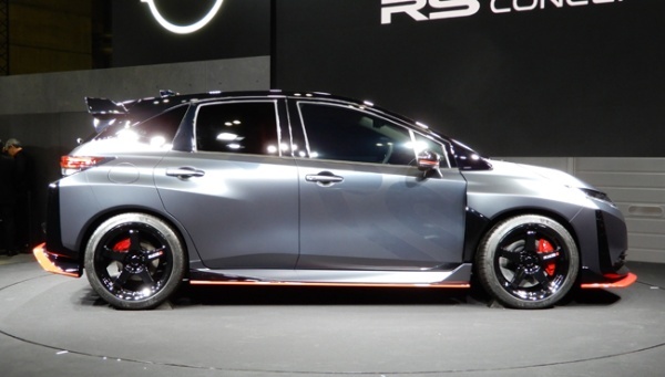 日産がエクストレイルNISMOのパワートレインを搭載した「オーラNISMO RSコンセプト」を東京オートサロン2026で初公開