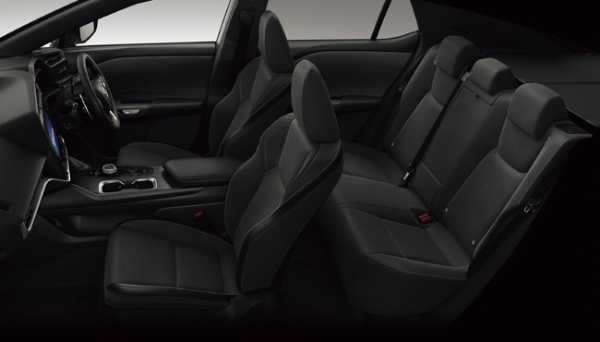 バッテリーEVのレクサスRZが大幅改良。運転する楽しさを追求した“F SPORT”を新設定