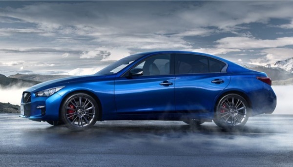 日産スカイラインが仕様変更を実施。合わせて特別限定車「400R Limited」をリリース