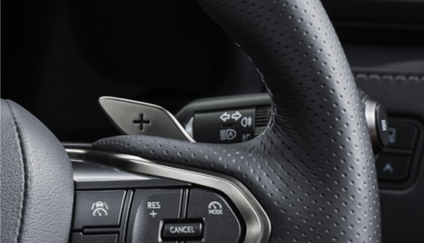 レクサスLXに「走る喜び」をさらに追求した“F SPORT”を新設定