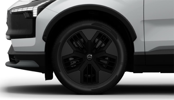 ボルボのコンパクト電動SUVのアウトドア志向モデル「EX30クロスカントリー」に特別仕様車「EX30クロスカントリーUltra P5 Long Range Electric」を設定