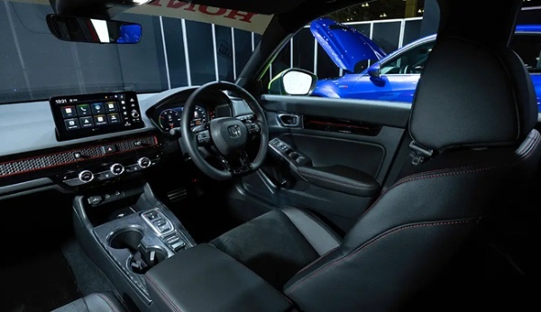 ホンダは東京オートサロン2026で“Honda Sports DNA”を象徴する新ラインの「SPORT LINE」と「TRAIL LINE」を発表