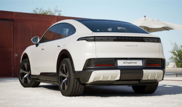 フル電動パワートレインを搭載したBEVモデルのポルシェ・カイエン・クーペが日本デビュー