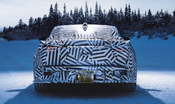 ジャガーの新世代4ドアGTのプロトタイプが北極圏でウィンターテストを敢行