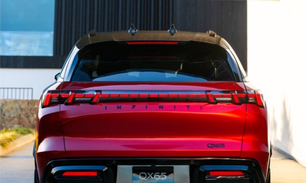 日産の高級ファストバックSUVの新型インフィニティQX65が初公開