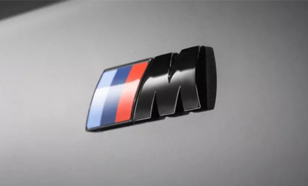 厳選されたボディカラーにブラックのエレメントが映えるBMW X5の特別限定モデルが日本上陸