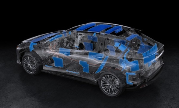バッテリーEVのレクサスRZが大幅改良。運転する楽しさを追求した“F SPORT”を新設定