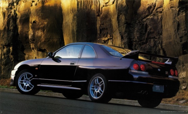 【日本車黄金時代】ニュル8分の壁を破りスーパースポーツの新基準を提示した「1995日産スカイラインGT-R（R33型）」の進化の本質