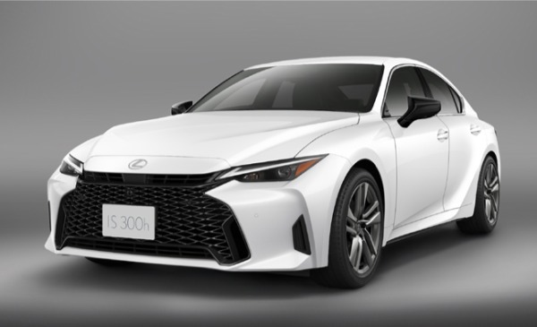 スポーティな内外装デザインと走る楽しさを熟成した進化版レクサスISが発売。特別仕様車の“F SPORT Mode Black Ⅴ”も登場