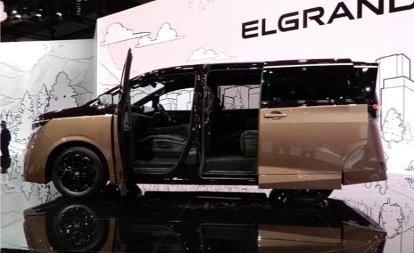 ジャパンモビリティショー2025において日産の新世代フラッグシップモデル3台が揃い踏み