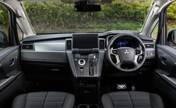 力強い走りとスタイリングをより進化させた改良版の三菱デリカD:5の発売が2026年1月9日に決定